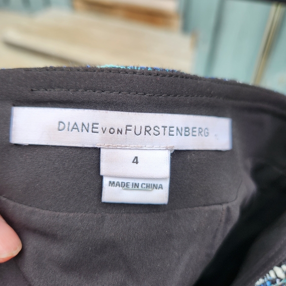 Diane von Furstenberg Wrap Effect Short Skirt Size 4 Tweed Texture Blue Black - Picture 7 of 10